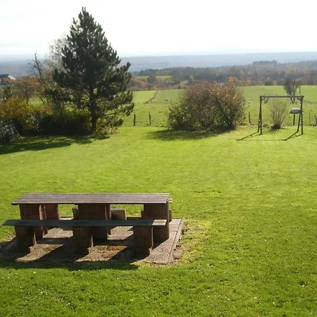 Ein Mit Grossem Garten Und Panoramablick Rochefort